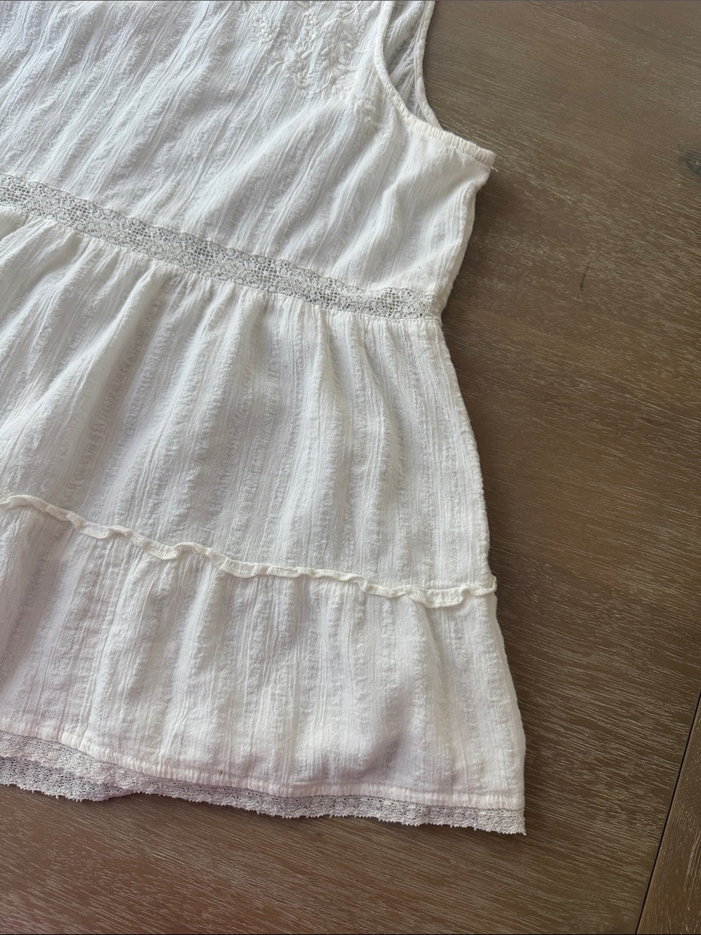 AEO Embroidered Ruffle Tank | L - Picture 3 of 7